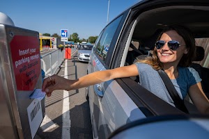 APH - Luton Airport Parking place picture